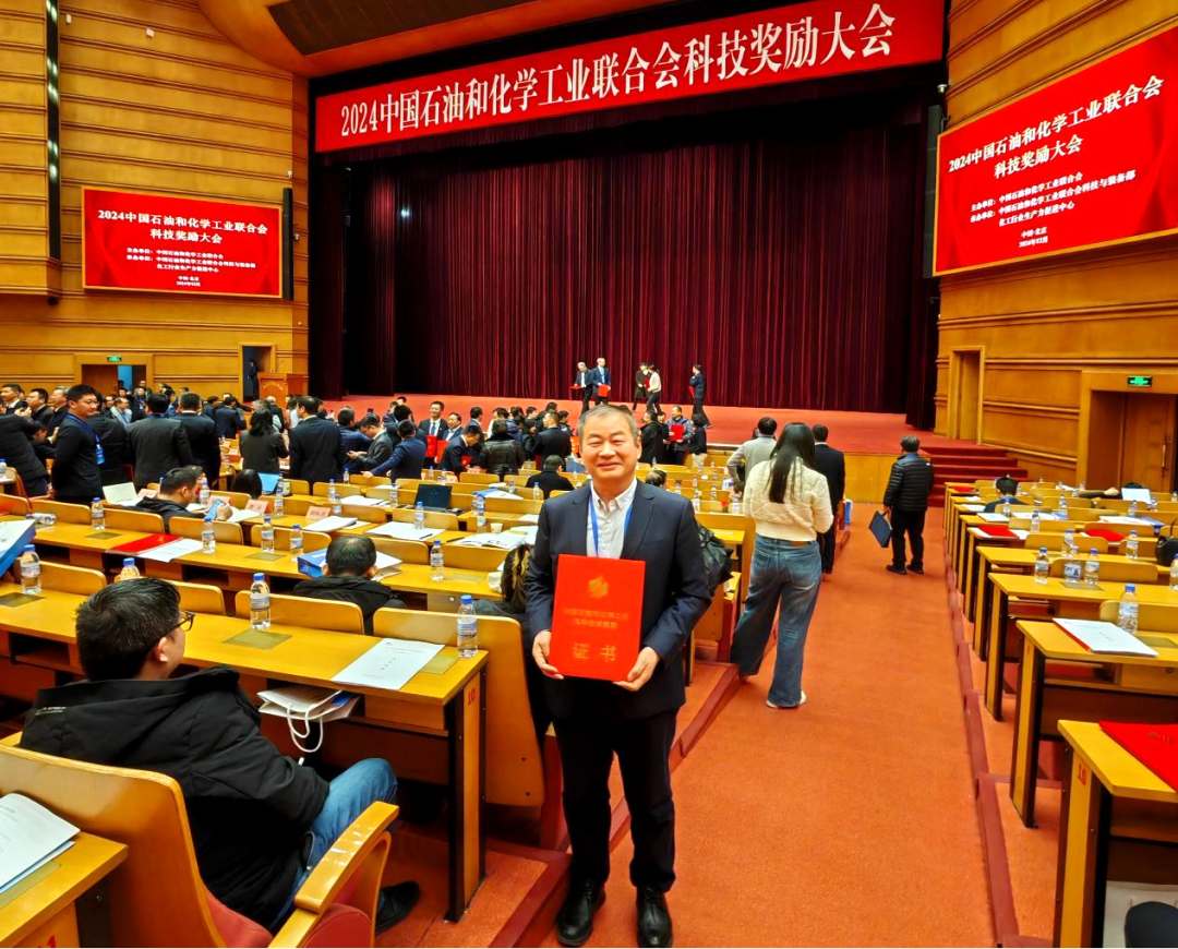 倍荣耀 | 恭贺Z6尊龙及张建飞总经理，，，，请接收双倍喜悦！！！ 